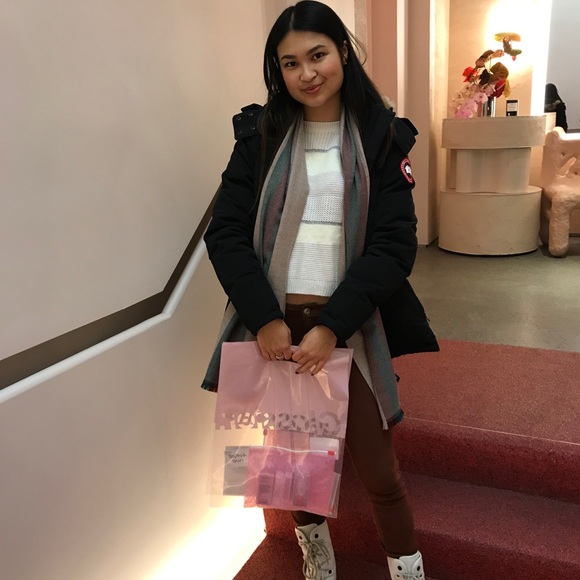 Meet your Posher, Emily - Picture 7 of 8